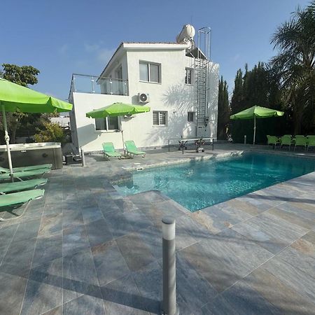 Villa Coralia Gardens 1Km From Coral Bay Beach Ngoại thất bức ảnh