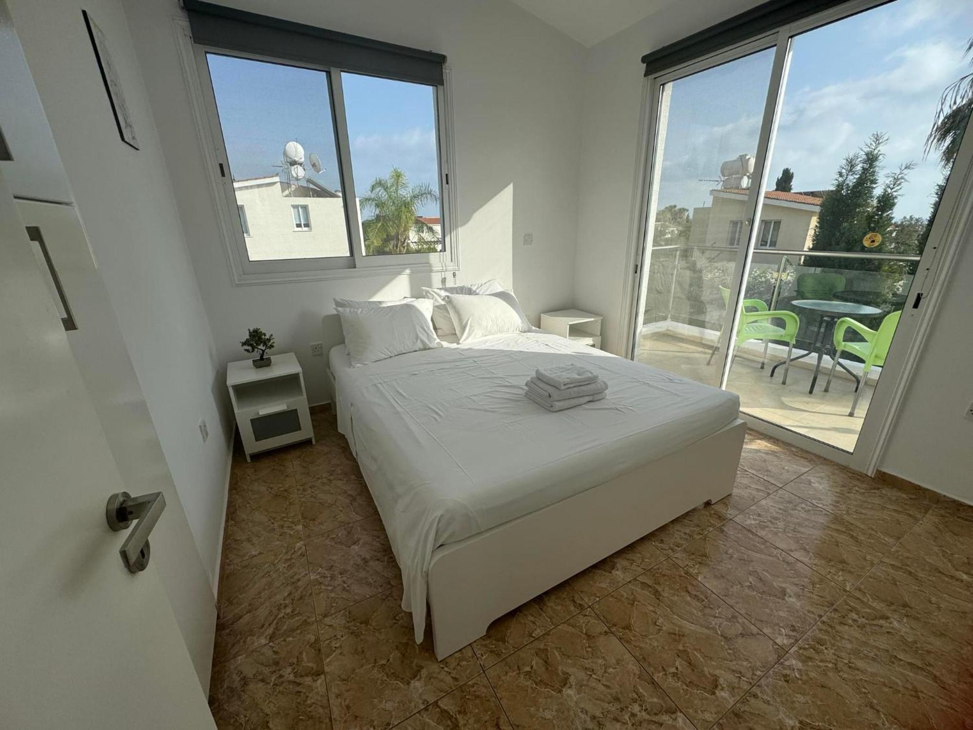 Villa Coralia Gardens 1Km From Coral Bay Beach Ngoại thất bức ảnh
